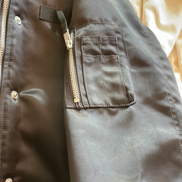 Gap Bomber - Picture 7 of 15